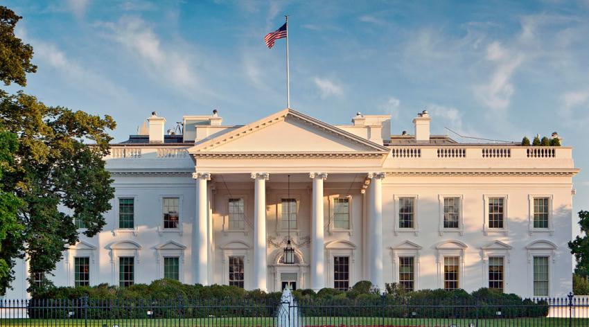 Facade of the White House north lawn